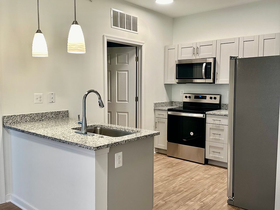 1st image of 109 Charles St #107