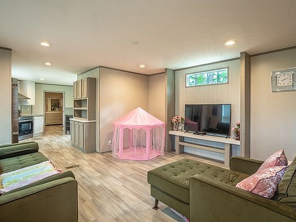 5th image of 903 C C Land Rd