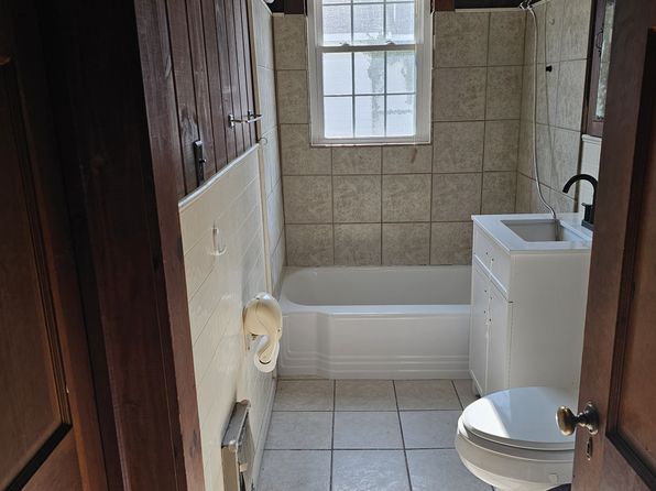 124 W Elm St #2