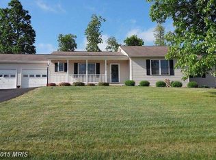 346 Michigan Dr, Falling Waters, WV 25419