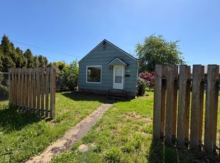 560 1/2 W Ash St, Lebanon, OR 97355