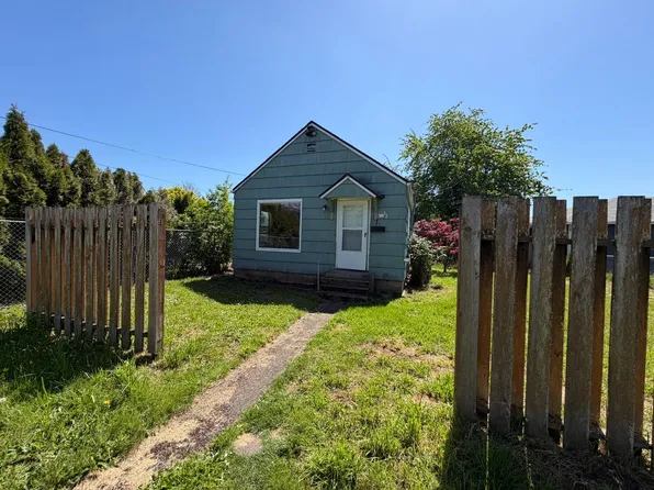 560 1/2 W Ash St, Lebanon, OR 97355