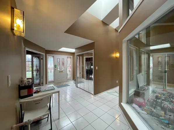 5107 2a Ave, Delta, BC V4M 3N7