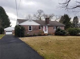 2170 Green Pine Ln, Hellertown, PA 18055
