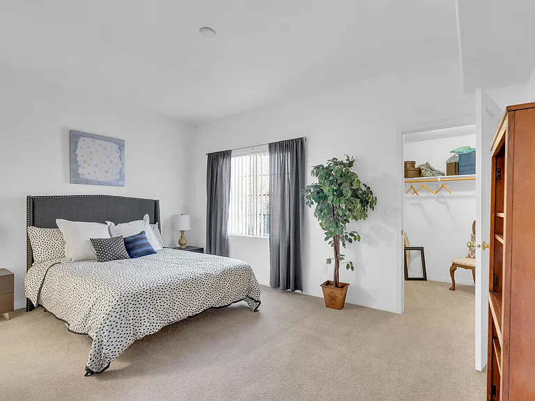 9925 W Russell Rd — Photo 18