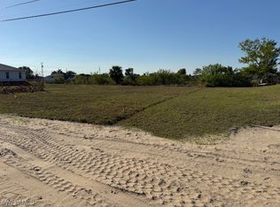 522 NE 15th Ter, Cape Coral, FL 33909