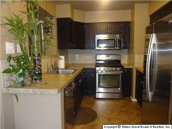 5th image of 106 Emily Ln