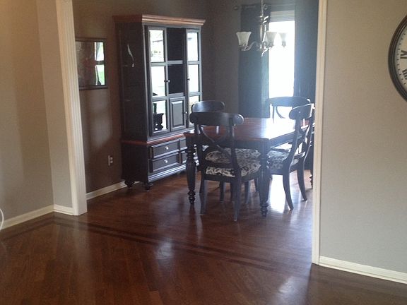 2nd image of 1401 NE Tara Ct