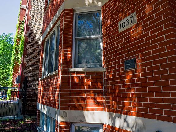 3rd image of 1037 S Oakley Blvd APT 2