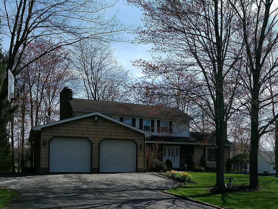 1st image of 134 W Cedar St