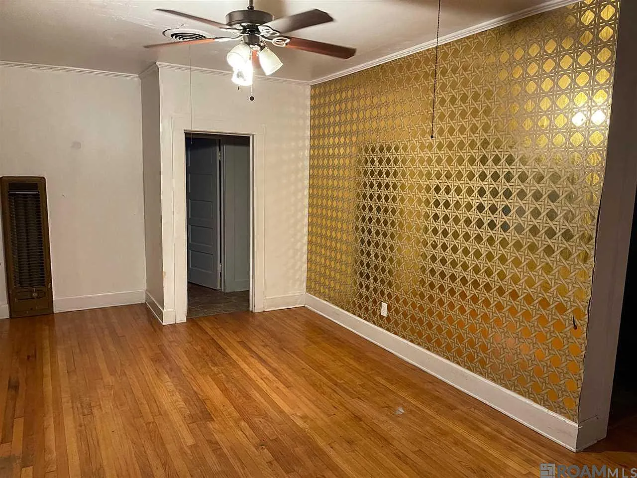4 bed, 1800 sqft, $1,350 — Photo 1
