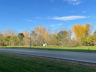 2nd image of 900 Cannon Rd S