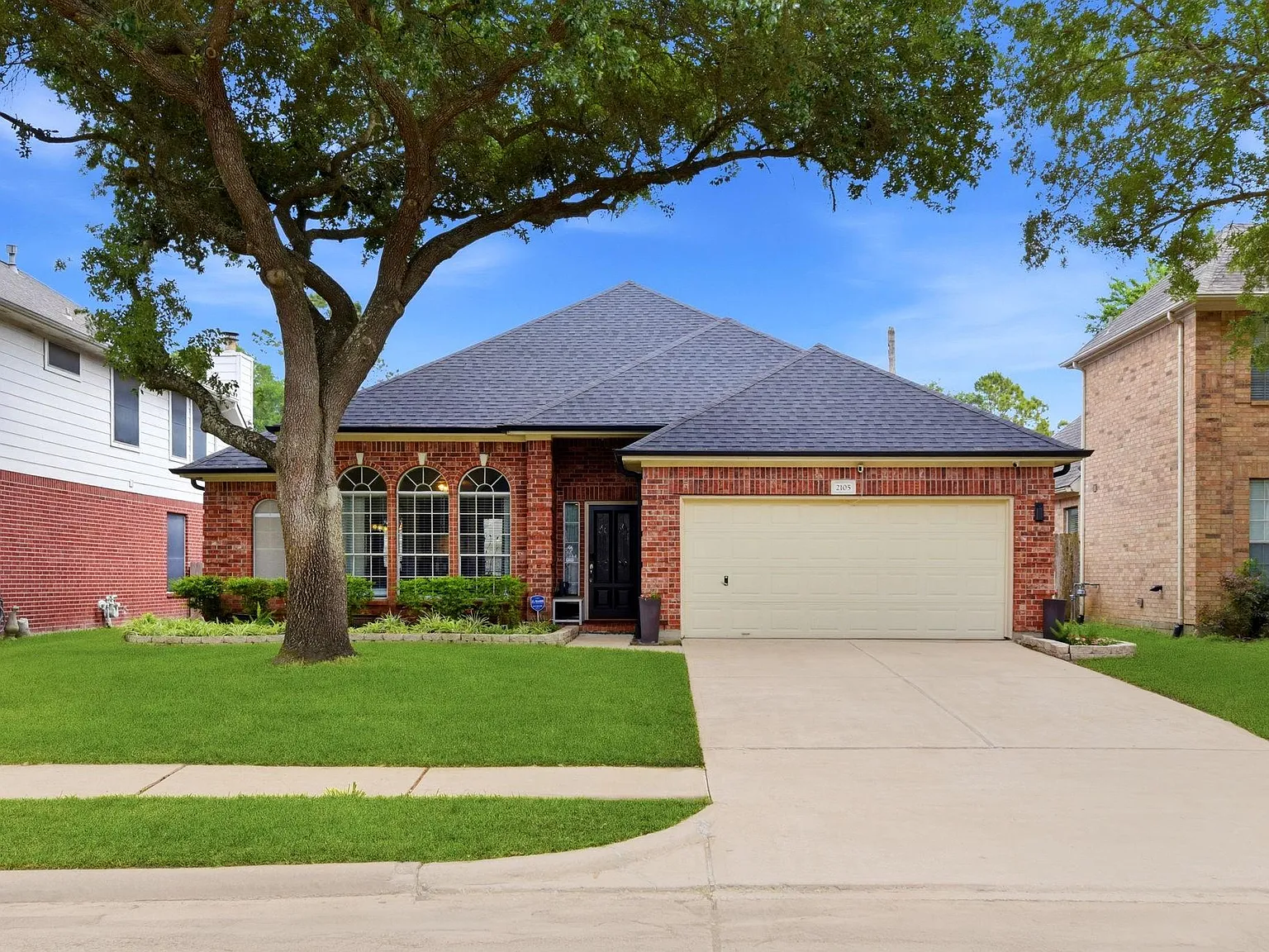 4 bed, 2.0 bath, 2067 sqft, $3,000 — Photo 1