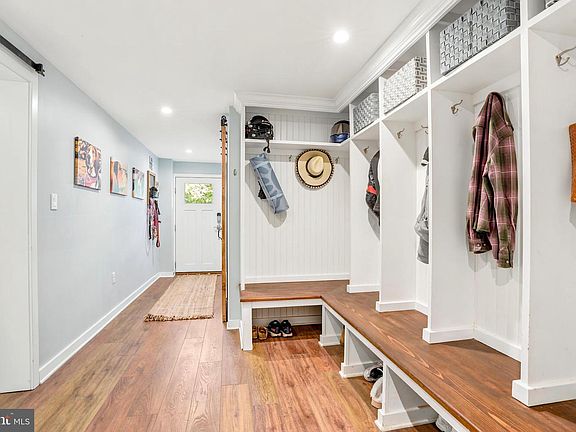 5th image of 211 Comrie Dr