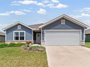 513 SE Carson Dr, Blue Springs, MO 64014