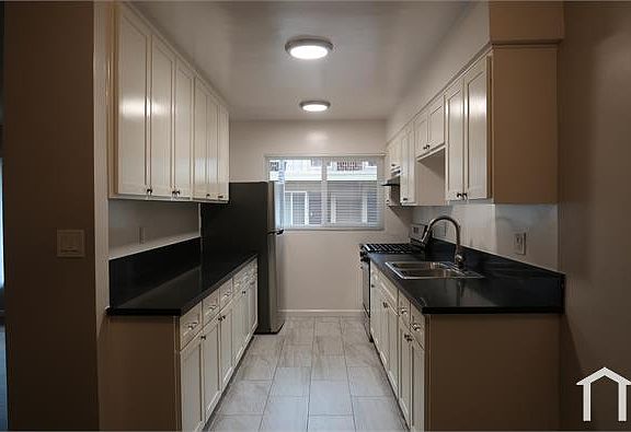 4th image of 4525 Santa Rosalia Dr APT 5