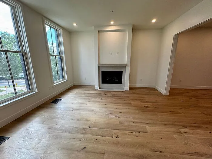 230 Washington St NE — Photo 11