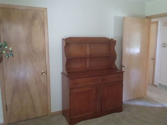 Bedroom / dining room