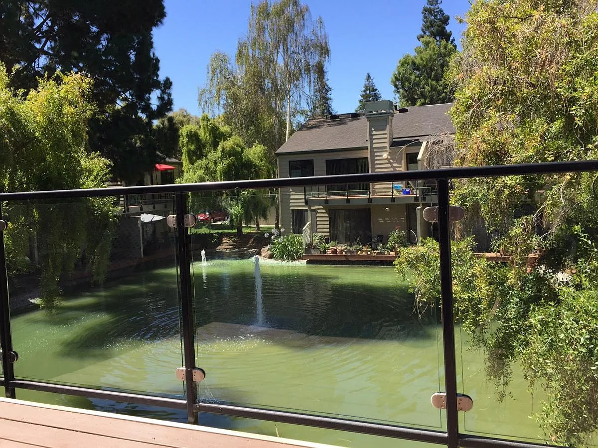 2 bed, 998 sqft, $3,950 — Photo 1