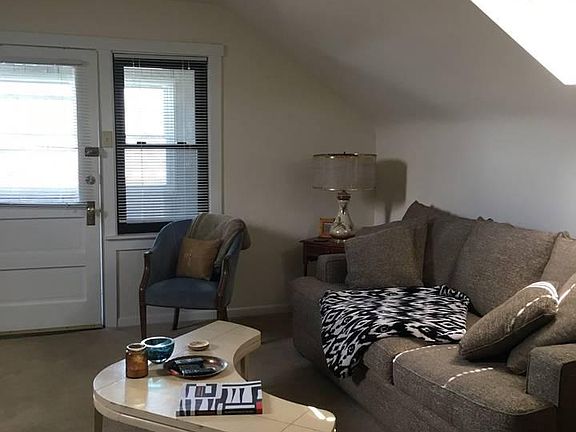4th image of 922 S Grove Ave APT 2