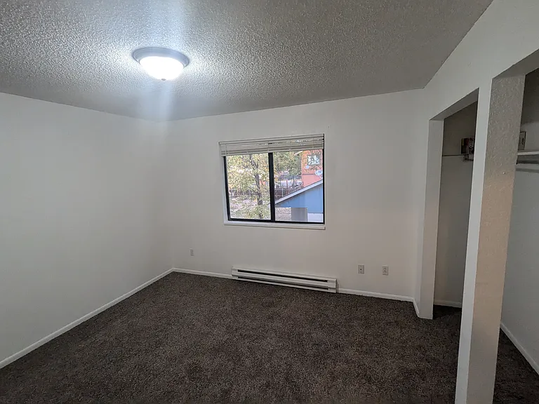 Aspen St — Photo 32