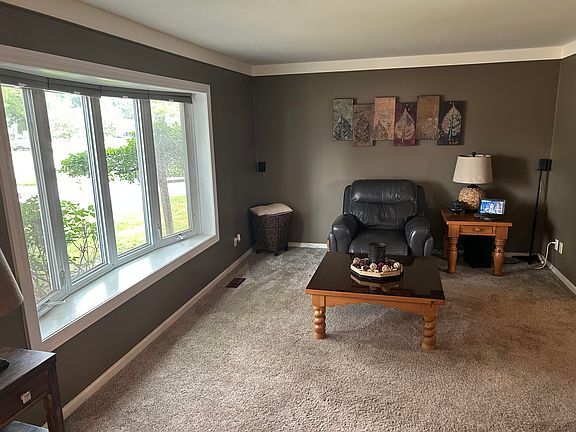 5th image of 40408 Diane Dr