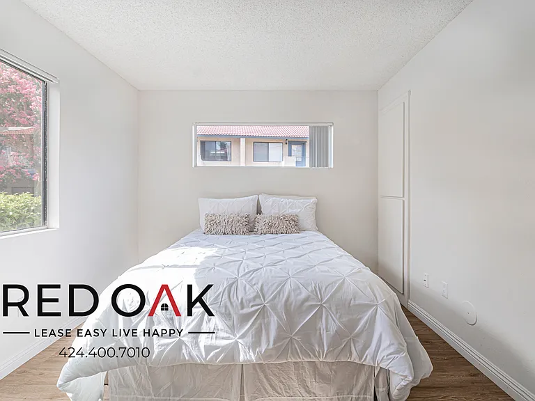 6601 Victoria Ave #107 — Photo 8