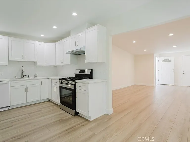 16404 Donmetz St — Photo 13
