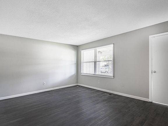 4th image of 1000 Madison Ln