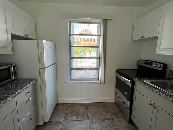 5th image of 173 SE 5th Ave #4
