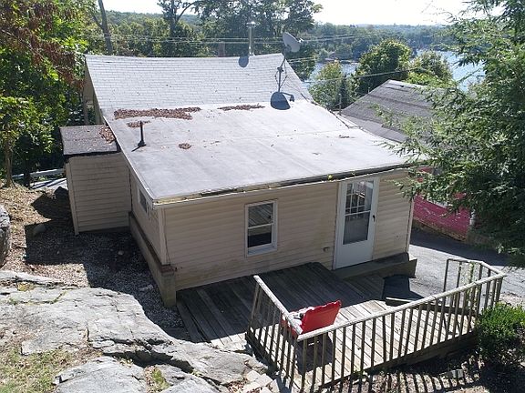 2nd image of 303 Lakeside Ave