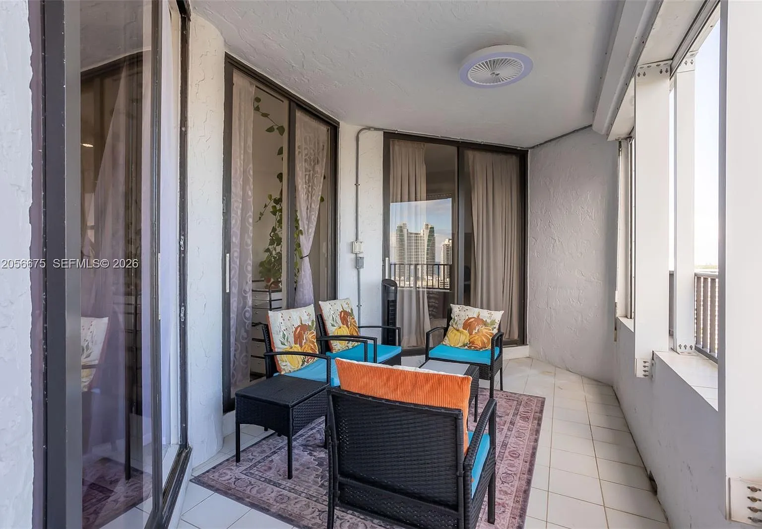 Anchor Bay Club Condo — Photo 3