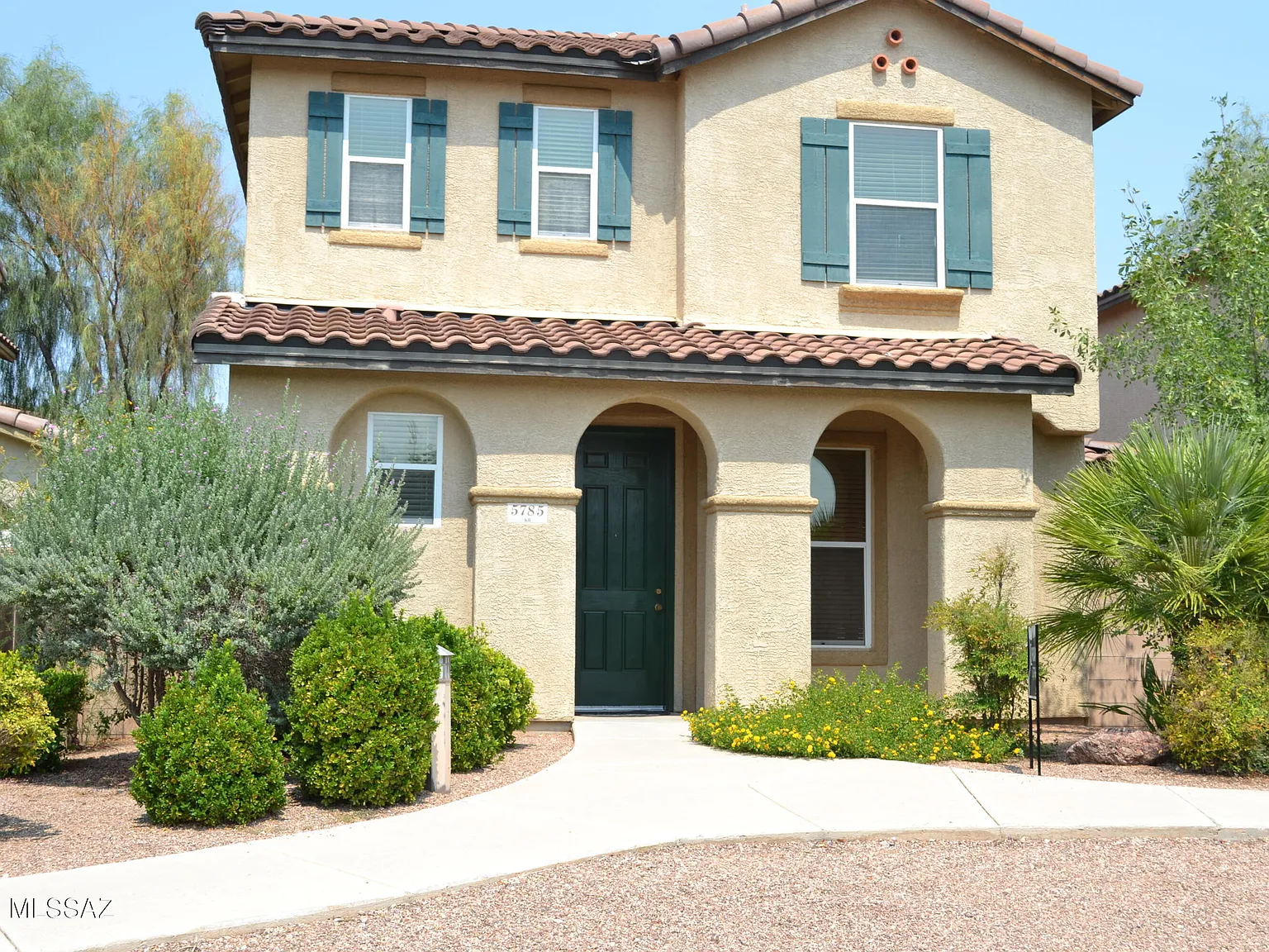 3 bed, 2.5 bath, 1817 sqft, $1,850 — Photo 2