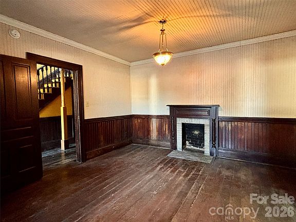 5th image of 907 S Fulton St