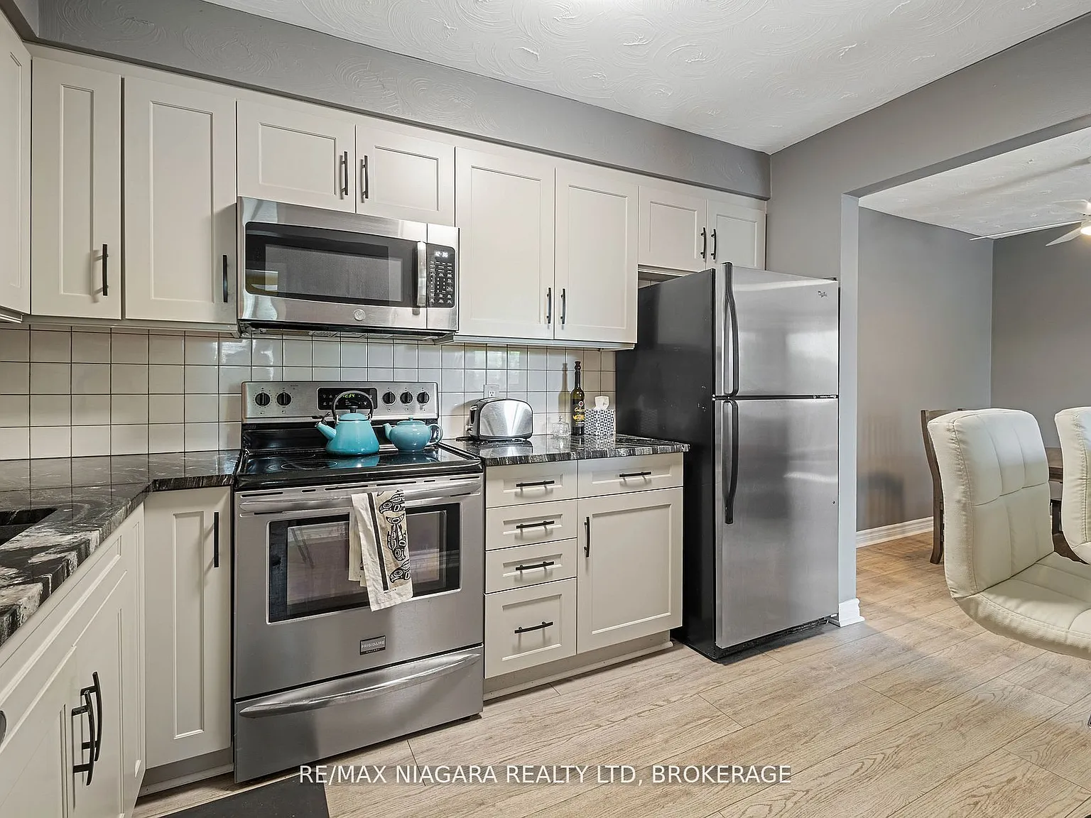 2 bed, $1,900 — Photo 2