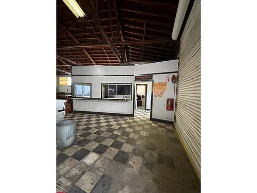 100 Railroad Ave Photo 1