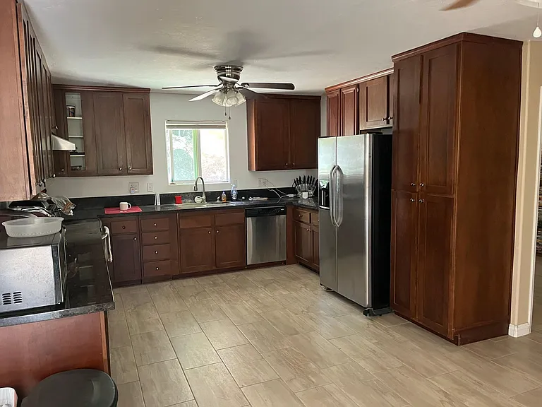 3075 N Broadway N — Photo 1