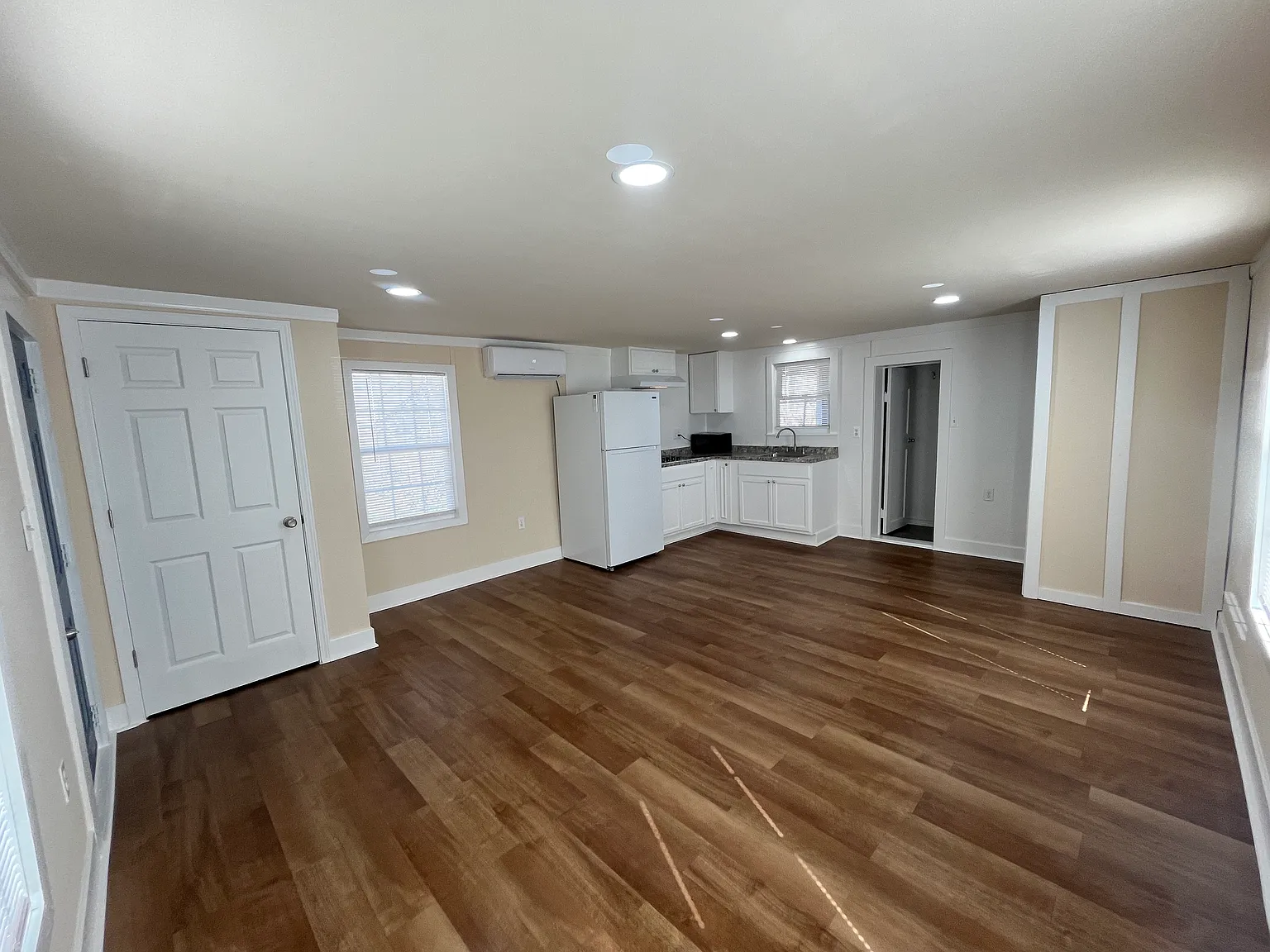 709 N Grant Ave W — Photo 3