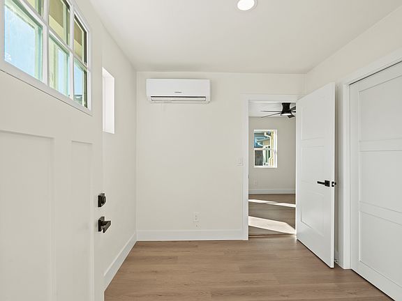 5th image of 3109 29th Ave #1