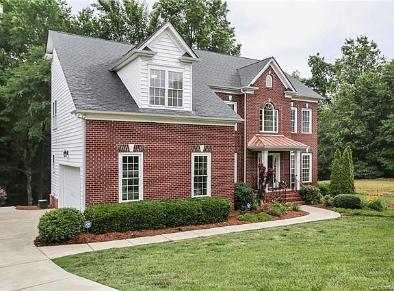 2nd image of 4042 Belle Meade Cir