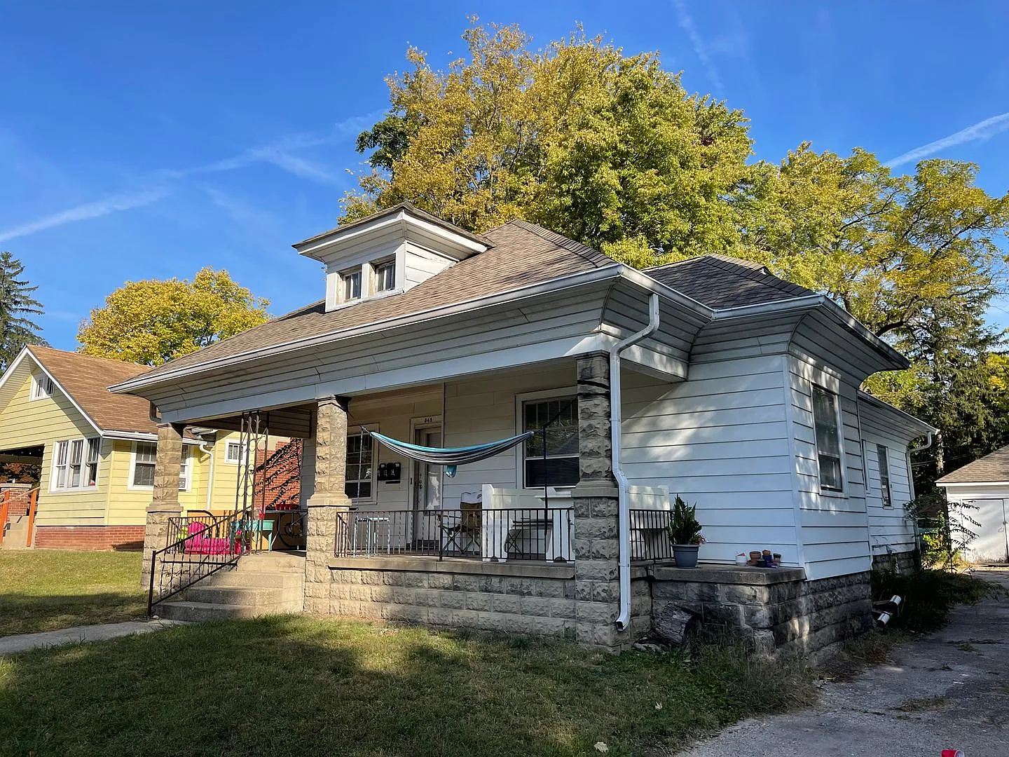 348 W Oak Street — Photo 2
