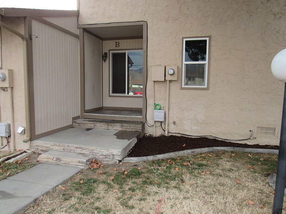 1st image of 559 S Park Cir #B