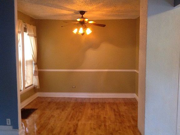 4th image of 2218 N La Crosse Ave