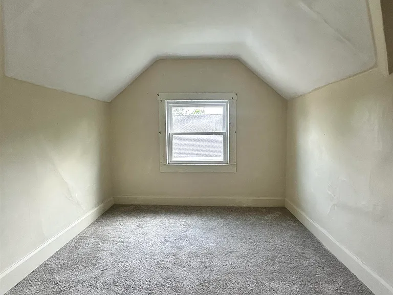 235 S Seminary St — Photo 31