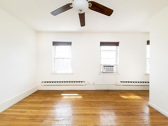 4th image of 415-417 S 10th St #3R