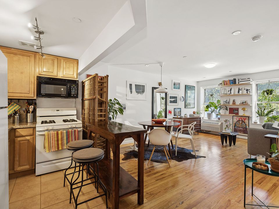 1st image of 35 Essex St APT 2C
