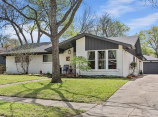 10822 Caprock Cir, Dallas, TX 75218