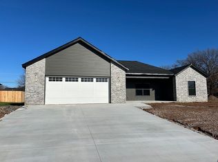 913 Samthea Dr, Oronogo, MO 64855