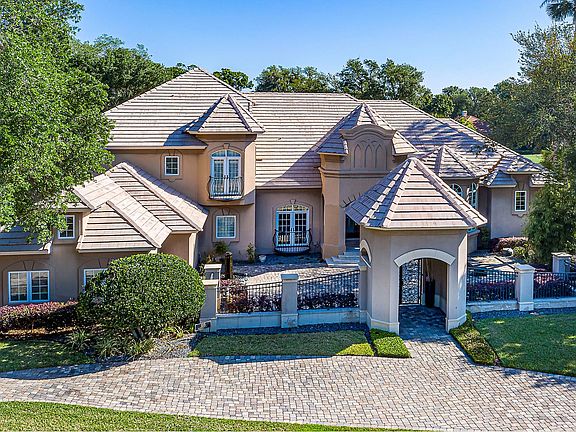 2nd image of 105 Mayfair Ln
