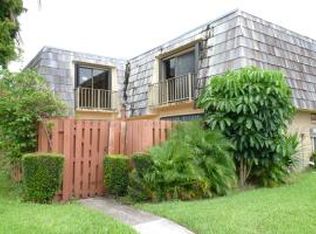 814 Springdale Cir, Palm Springs, FL 33461